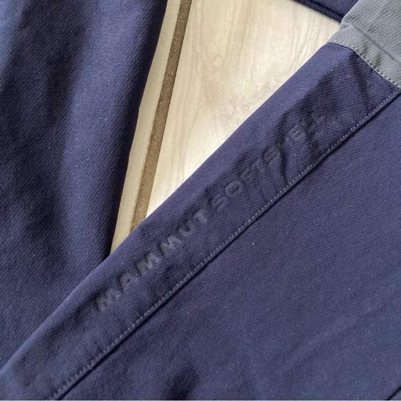 Mammut Swiss Design weatherproof jacket. EUC - Picture 4 of 7